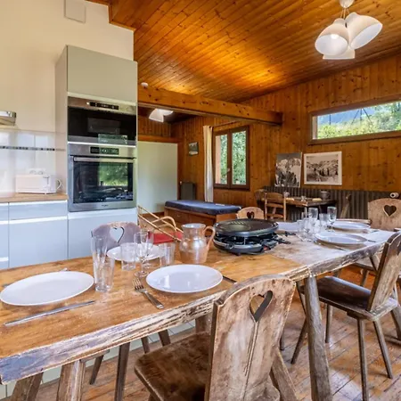 Rustic With Garden In Chalet