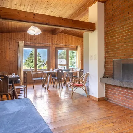 Chalet Rustic With Garden In