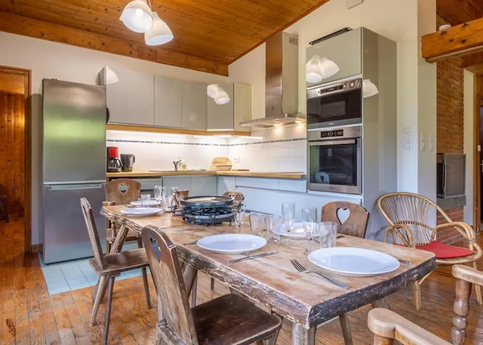 Chalet Rustic With Garden In *